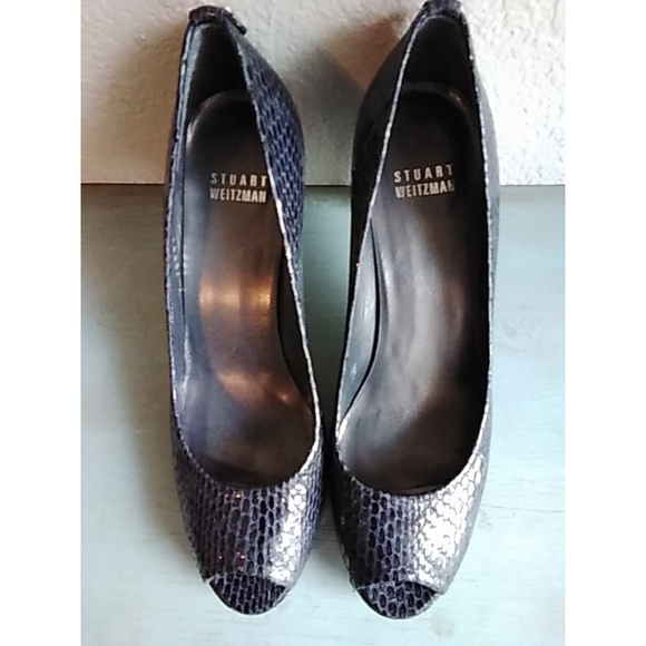 Women's Stuart Weitzman Black Leather Peep Toe Heels sz. 7 EUC - Picture 2 of 10